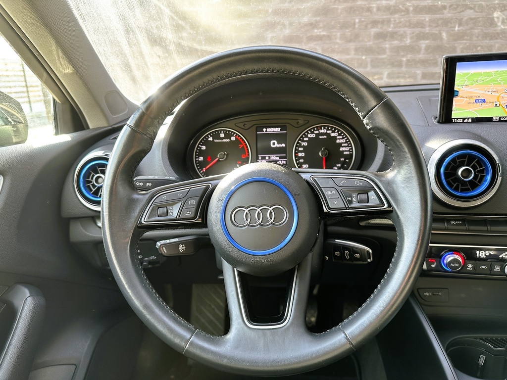 Audi A3 Sportback - Benzine - Automaat - Sport - Cruise