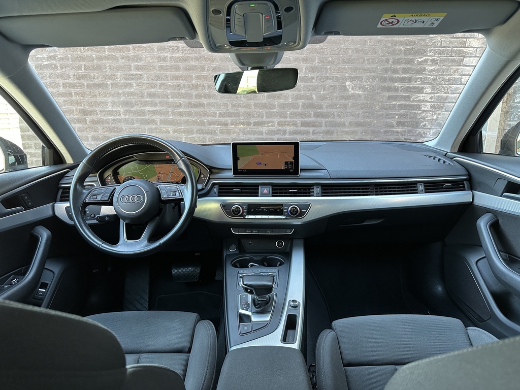 Audi a4 35TFSI - S-Line - Mild Hybrid - Virtual Cockpit